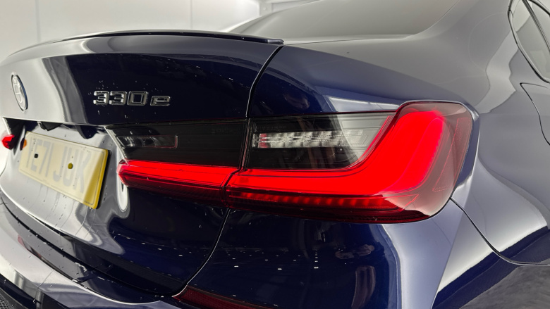 BMW 3 Series 330e M Sport Pro Edition 4dr Step Auto Saloon